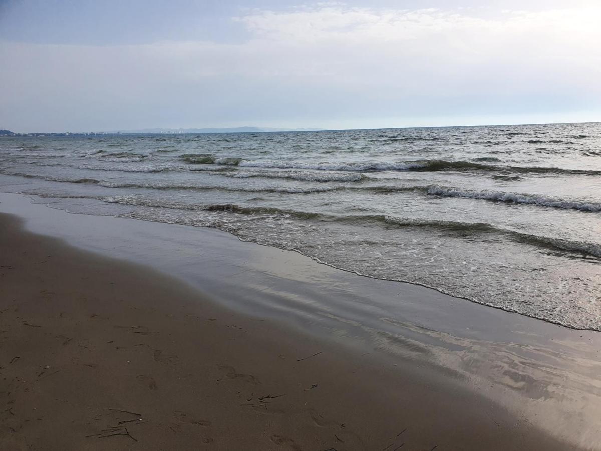 Relax Apartament Durres Exterior photo