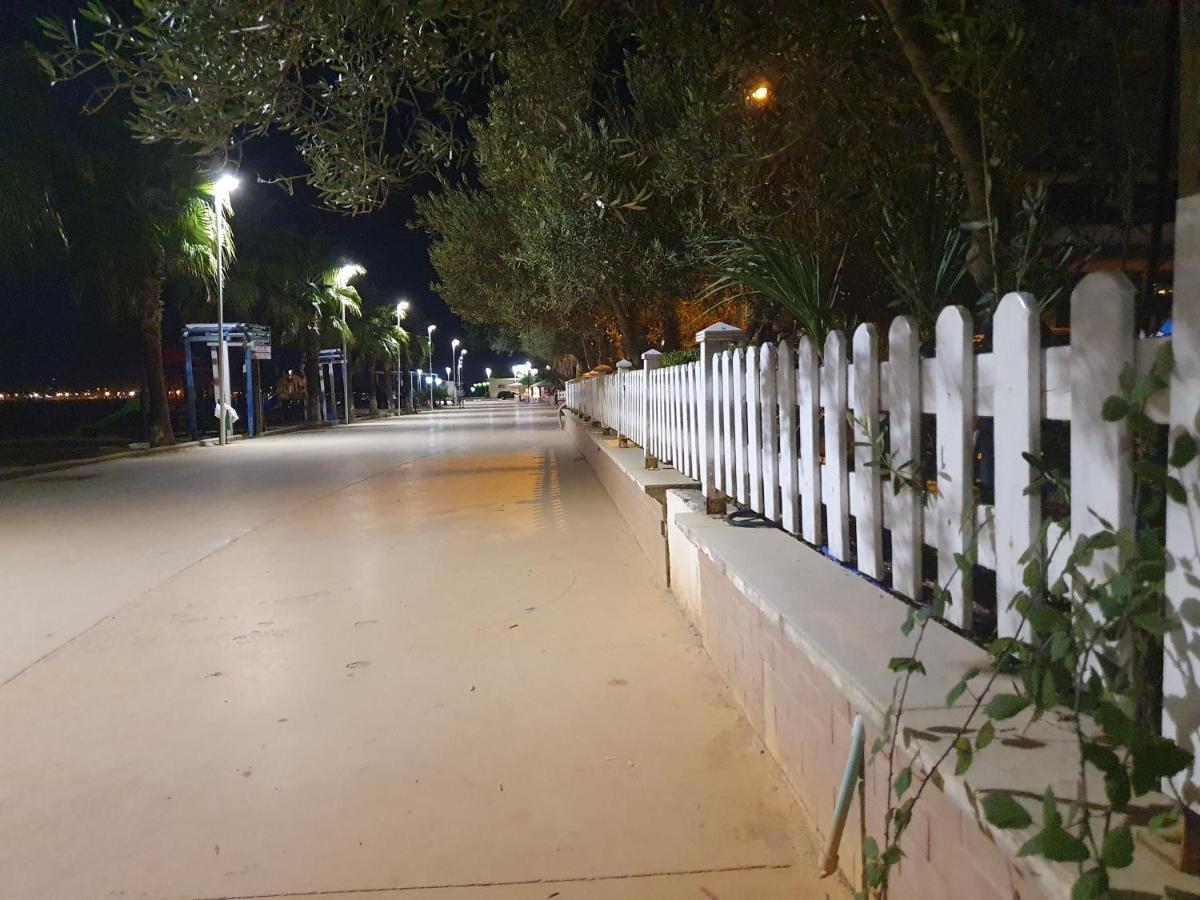 Relax Apartament Durres Exterior photo